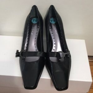 Black leather woman dress shoes
